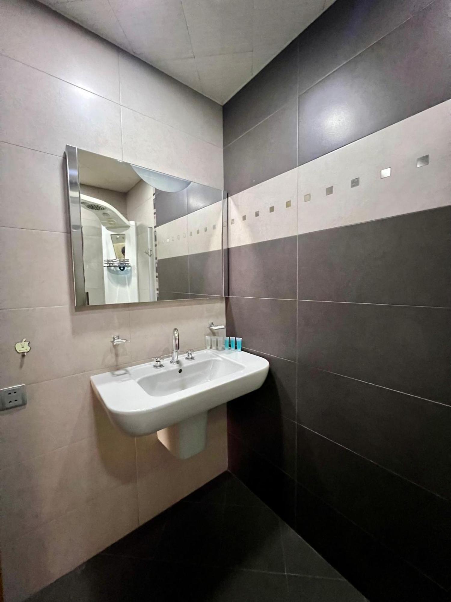 באקו Promenade 2 Bdr Apartment מראה חיצוני תמונה